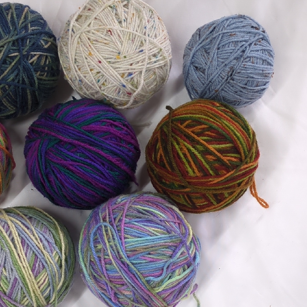 Colorful Yarn Ball Set - Picture 3 of 3